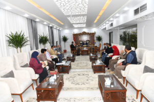 محافظ قنا يناقش خطة تنفيذ البنية التحتية لمدينة الأمل 20 - جريدة المساء