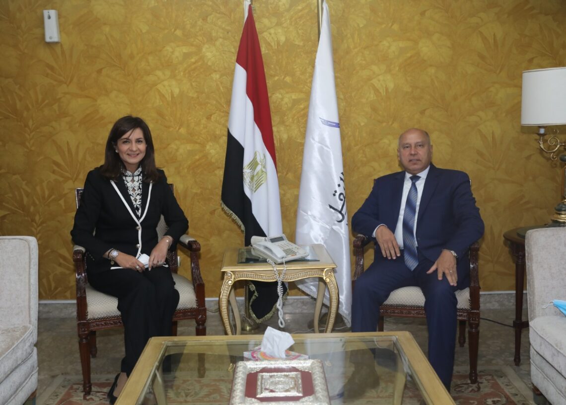 وزيرا الهجرة والنقل يبحثان التيسيرات الخاصة بسفر العمالة المصرية للأردن 19 - جريدة المساء