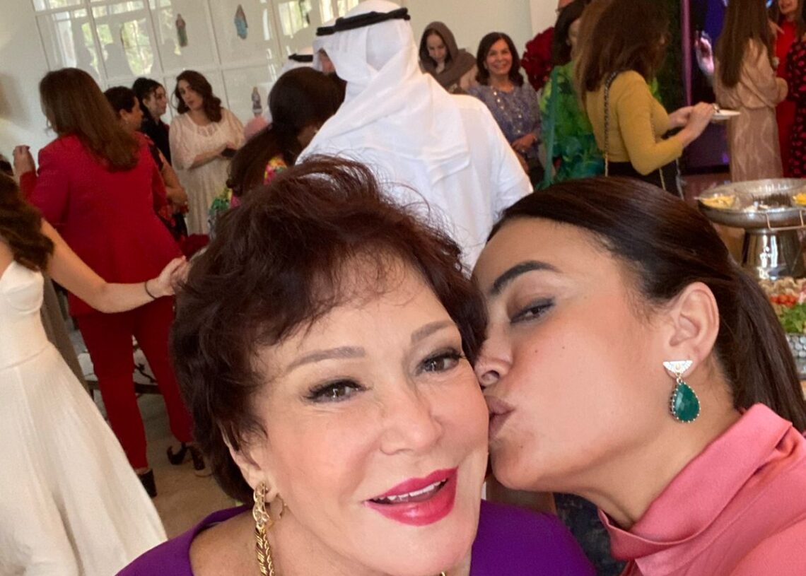 العفوية تجمع لبلبة وهند صبري في مهرجان البحر الأحمر السينمائي 19 - جريدة المساء