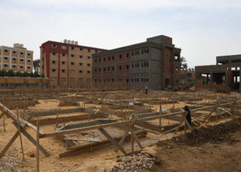 محافظ قنا يتفقد مشروعات "حياة كريمة" بقوص 25 - جريدة المساء