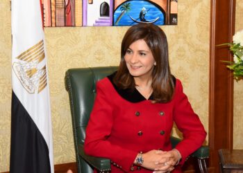 وزارة الهجرة: تذكرة طيران مجانية لمصري بإيطاليا يعود لأرض الوطن بالتعاون مع مصر الخير 19 - جريدة المساء