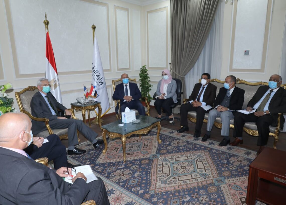 وزير النقل بحث مع السفير الفرنسي بالقاهرة الموقف التنفيذي لعدد من المشروعات المشتركة 20 - جريدة المساء وزير النقل بحث مع السفير الفرنسي بالقاهرة الموقف التنفيذي لعدد من المشروعات المشتركة 19 - جريدة المساء