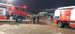 محافظ الاسكندرية يرتدى الكزلك وسط العمال لشفط مياة الامطار وتسيير مرور الصحراوى 26 - جريدة المساء محافظ الاسكندرية يرتدى الكزلك وسط العمال لشفط مياة الامطار وتسيير مرور الصحراوى 25 - جريدة المساء