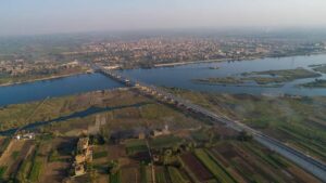 تمهيدا لإفتتاحه خلال أيام .. وزير النقل يتفقد محور الشهيد باسم فكرى 29 - جريدة المساء