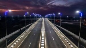 تمهيدا لإفتتاحه خلال أيام .. وزير النقل يتفقد محور الشهيد باسم فكرى 27 - جريدة المساء