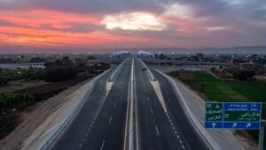 تمهيدا لإفتتاحه خلال أيام .. وزير النقل يتفقد محور الشهيد باسم فكرى 25 - جريدة المساء