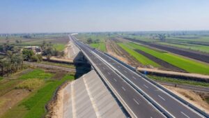 تمهيدا لإفتتاحه خلال أيام .. وزير النقل يتفقد محور الشهيد باسم فكرى 23 - جريدة المساء