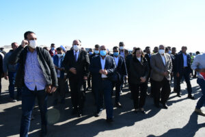 تمهيدا لإفتتاحه خلال أيام .. وزير النقل يتفقد محور الشهيد باسم فكرى 50 - جريدة المساء تمهيدا لإفتتاحه خلال أيام .. وزير النقل يتفقد محور الشهيد باسم فكرى 49 - جريدة المساء