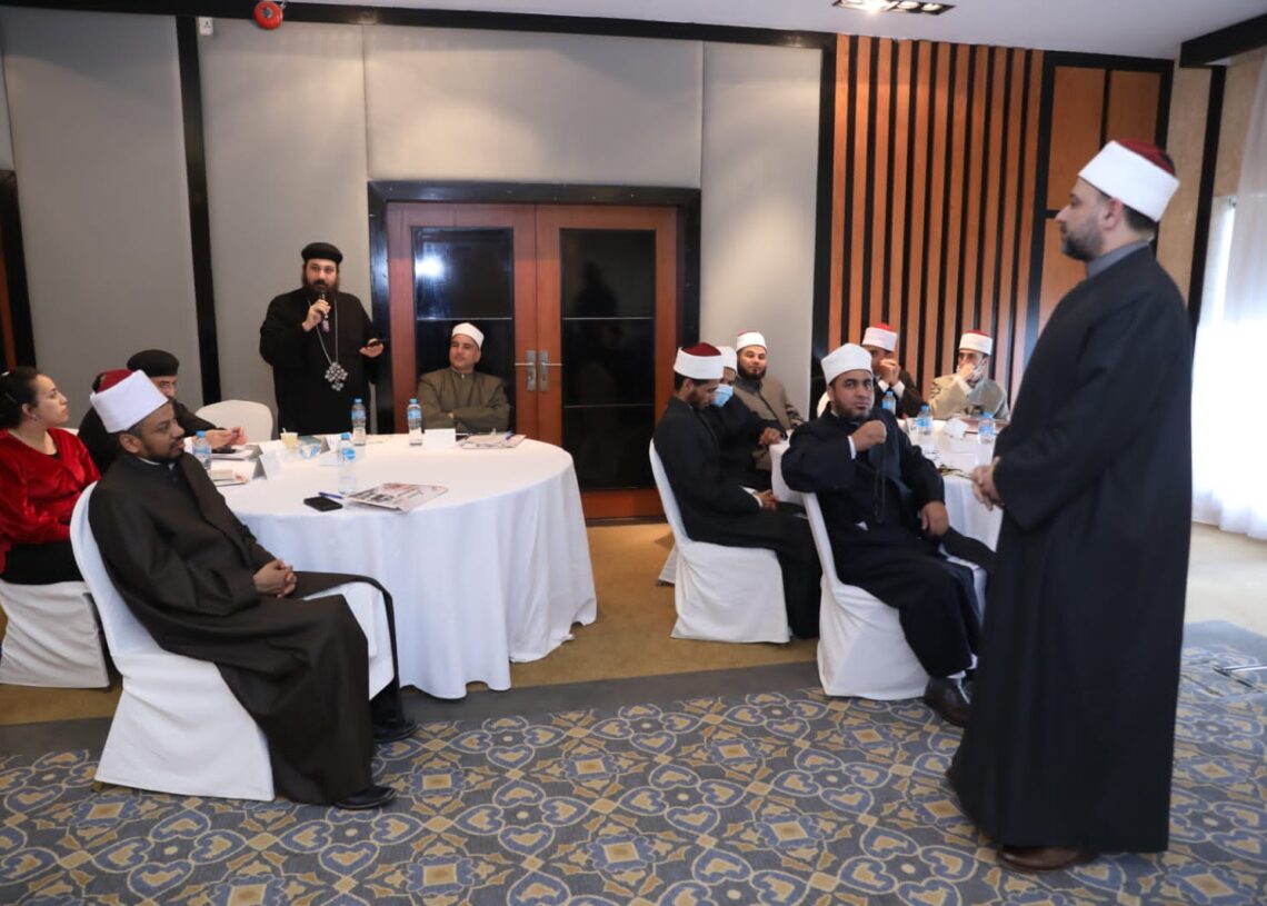 جلسات الدوار.. قومى المرأة يواصل تدريب القيادات الدينية لتناول القضايا السكانية 17 - جريدة المساء