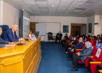 رئيس اقتصادية قناة السويس يروج للمنطقة مع بعض الدبلوماسيين 17 - جريدة المساء