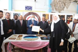 رئيس جامعة جنوب الوادى يفتتح معرض الإبداعات الفنية لأسرة "طلاب من أجل مصر" 27 - جريدة المساء