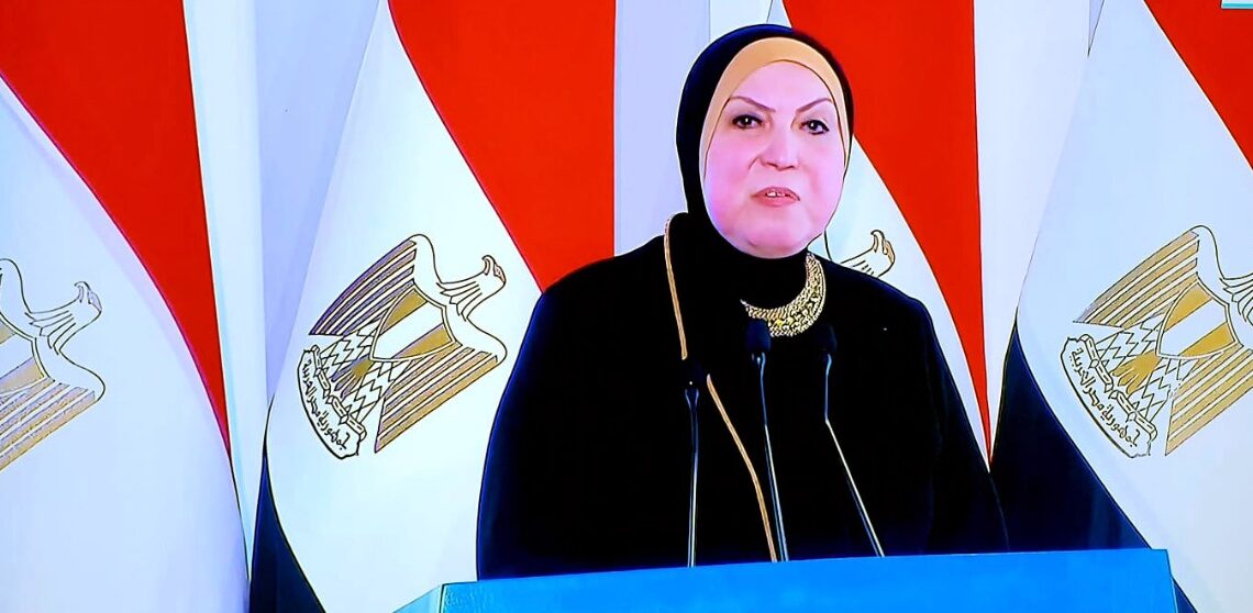 نيفين جامع أمام الرئيس : التنمية الصناعية الشاملة بمحافظات الصعيد .. على رأس أولويات الوزارة 28 - جريدة المساء نيفين جامع أمام الرئيس : التنمية الصناعية الشاملة بمحافظات الصعيد .. على رأس أولويات الوزارة 27 - جريدة المساء