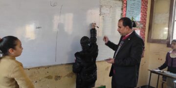 "العمراوى" يشيد بمستوى تلاميذ 3 مدارس فى جولة مفاجئة بقليوب 21 - جريدة المساء