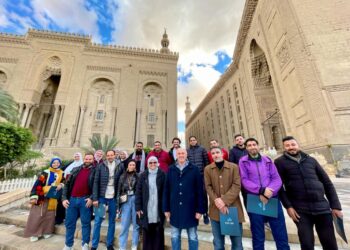 العاملون بمسجد السلطان حسن سفراء جدد للسياحة المصرية 17 - جريدة المساء