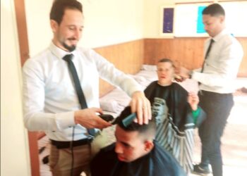 مبادرة شبابية لتصفيف الشعر والتجميل مجاناً للأطفال الأيتام.. بالمؤسسات الإيوائية بكفر الشيخ 29 - جريدة المساء