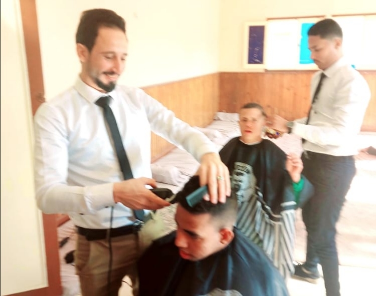 مبادرة شبابية لتصفيف الشعر والتجميل مجاناً للأطفال الأيتام.. بالمؤسسات الإيوائية بكفر الشيخ 19 - جريدة المساء