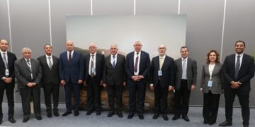 -	عبد العاطى والقصير يلتقيان ممثلى كبرى الشركات المتخصصة فى المياه 1 - جريدة المساء