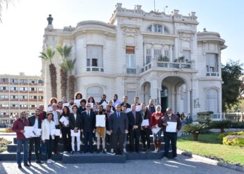 فريق التمثيل المسرحي بعين شمس يحصدون جوائز عالمية بمهرجان"طنجة" 17 - جريدة المساء