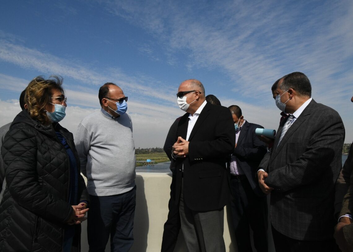 محافظ قنا يتفقد محور الشهيد باسم فكرى 31 - جريدة المساء