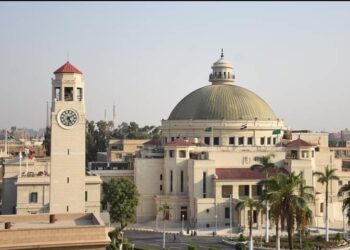 "جامعة القاهرة" تنظم حملة توعية للكشف المبكر عن سرطان الثدي 21 - جريدة المساء