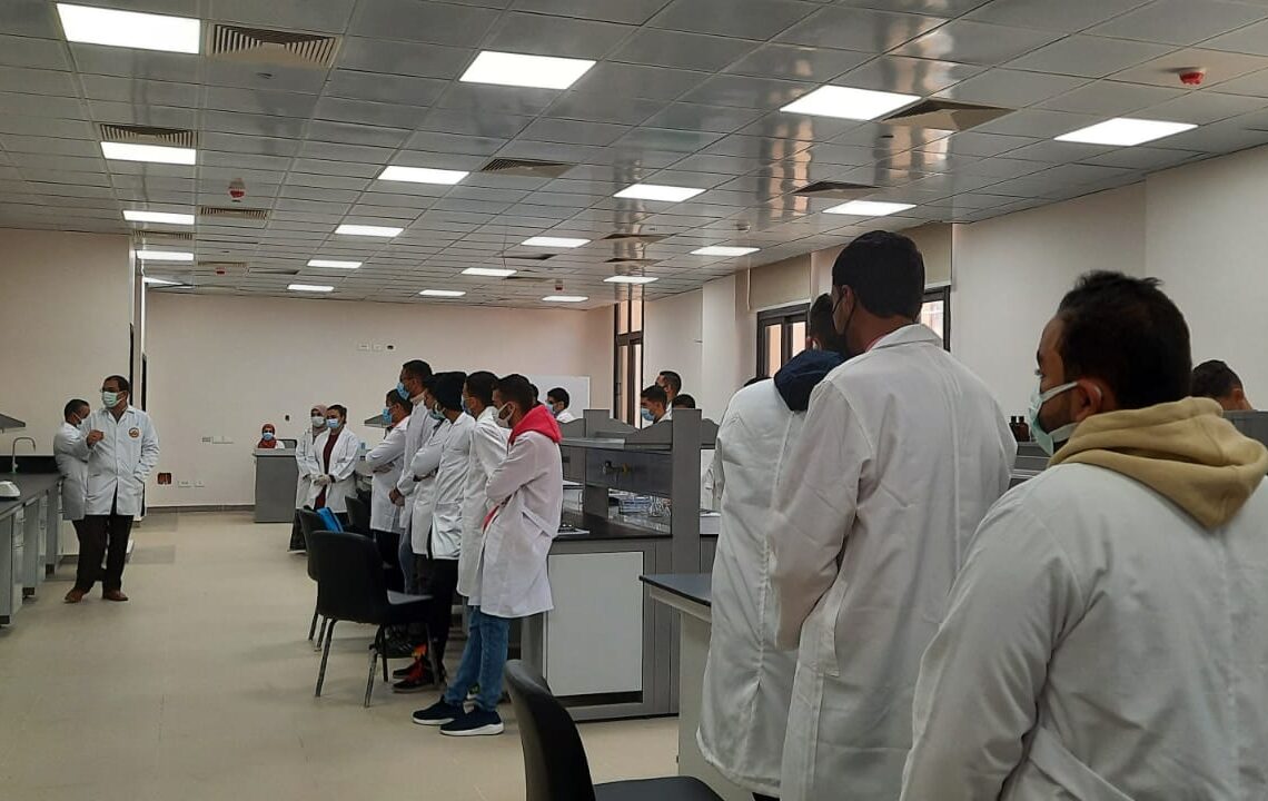 تشغيل معامل كلية الطب "بجامعة سلمان الدولية" فرع الطور 19 - جريدة المساء