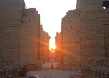 اليوم .. الأقصر تحتفل بتعامد الشمس علي قدس الأقداس بالكرنك 29 - جريدة المساء