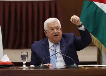 Palestinian President Mahmoud Abbas speaks during a leadership meeting in Ramallah, in the Israeli-occupied West Bank May 19, 2020. Alaa Badarneh/Pool via REUTERS