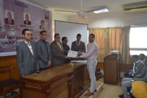 تكريم الطلاب المشاركين فى الدورة الرابعة لإعداد المحكمين بحقوق جنوب الوادى .. صور 63 - جريدة المساء