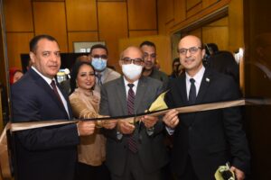 معرض لإظهار الهوية البصرية لجامعة أسيوط باستخدام التصوير ثلاثى الأبعاد "الهولوجرام" 20 - جريدة المساء