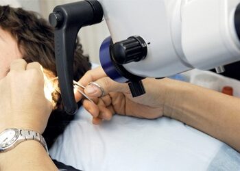 الأورمان توزع أطراف صناعية وسماعات أذن لذوي القدرات الخاصة بأسوان 27 - جريدة المساء