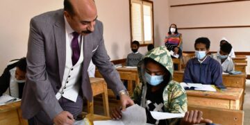 محافظ أسوان : إختبارات الاعدادية فى مستوى الطالب المتوسط 1 - جريدة المساء
