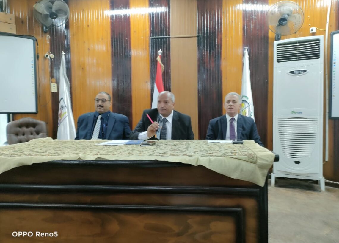 تعليم بني سويف تناقش الاستعدادات النهائية لامتحانات نهاية الفصل الدراسي الأول 27 - جريدة المساء