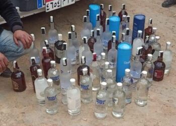 احباط 3 محاولات تهريب جمركى لمشروبات كحولية وتبغ بمنفذ السلوم 26 - جريدة المساء