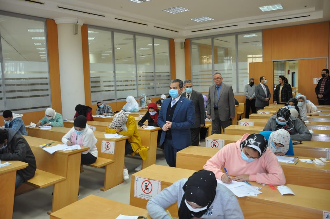 نواب رئيس جامعة كفر الشيخ يتفقدون لجان امتحانات الفصل الدراسي الأول 18 - جريدة المساء