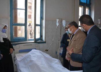 محافظ المنيا يتابع حالة المصابين في حادث تصادم بالصحراوي الغربي 15 - جريدة المساء