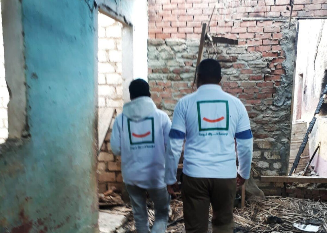 توفير وحدتين سكنيتين لاسرتين عقب احتراق منزلهما في نصر النوبة 19 - جريدة المساء