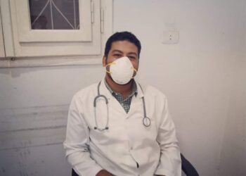 طبيب أمراض صدرية بكفر الشيخ: «أوميكرون» شِدته أقل بكثير من المُتحورات السابقة 16 - جريدة المساء