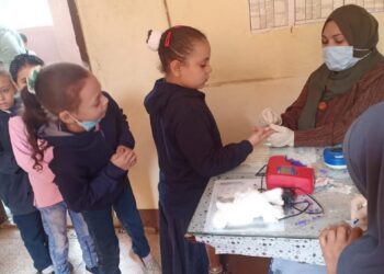 فحص 63 ألف تلميذ ضمن مبادرة علاج أمراض سوء التغذية بالمنيا 16 - جريدة المساء