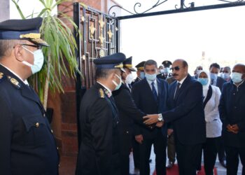 محافظ أسوان يتقدم فئات المجتمع لتقديم التهنئة بعيد الشرطة لمدير الأمن والأفراد والضباط 32 - جريدة المساء