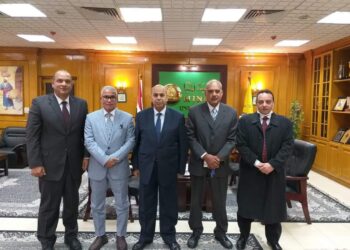 رئيس الجامعة المنيا يشهد إجتماعا مع عميد كلية الهندسة و الوكلاء الجدد ويقدم خريطة العمل بالكلية لاحداث تغيير ملموس 21 - جريدة المساء