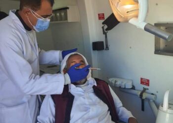 توقيع الكشف الطبي علي ٣٧٢ مريضا بالقافلة الطبية بقرية الجراولة بمركز مطروح 29 - جريدة المساء