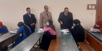 لفتة إنسانية من عميد تربية المنيا لتقديم واجب العزاء لوفاة والد الطالبة خلود فتحي فرغلي عبدالفتاح. 1 - جريدة المساء