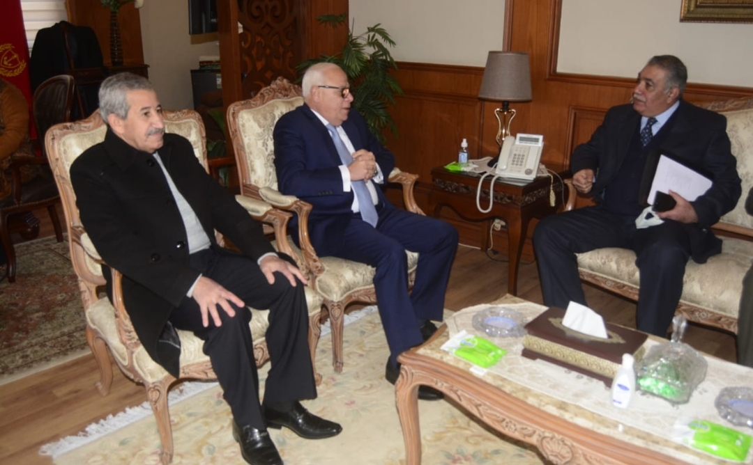 محافظ بورسعيد يستعرض مع الشركة المانحة لشهادة الأيزو ٩٠٠١ أعمال التطوير والميكنة 16 - جريدة المساء