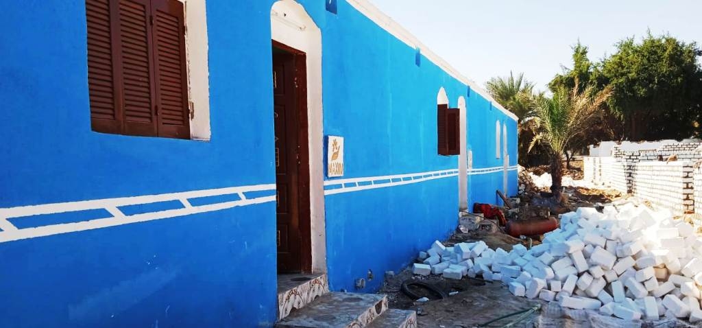 محافظ أسوان يتابع جهود إعادة إعمار وإنشاء المنازل المتضررة من السيول 16 - جريدة المساء