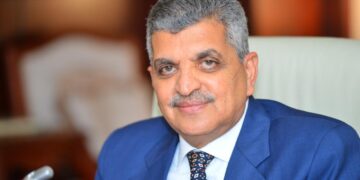 الفريق أسامة ربيع: فخور بقدرتنا على حل أزمة "ايفرجيفن "بأيادي وأفكار مصرية 2 - جريدة المساء الفريق أسامة ربيع: فخور بقدرتنا على حل أزمة "ايفرجيفن "بأيادي وأفكار مصرية 1 - جريدة المساء