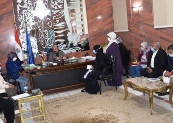 محافظ أسوان يستمع لمطالب 50 مواطن ومواطنة في اللقاء الجماهيري 23 - جريدة المساء