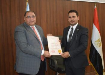 ندوة للتوعية بمخاطر الإدمان و آليات الكشف عن المخدرات للعاملين فى محافظة البحر الأحمر 25 - جريدة المساء