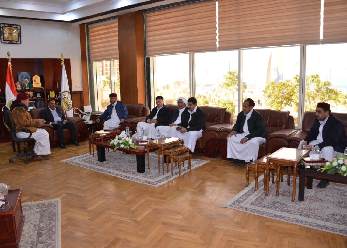 محافظ مطروح يستقبل رئيس مجلس العمد الجديد 18 - جريدة المساء