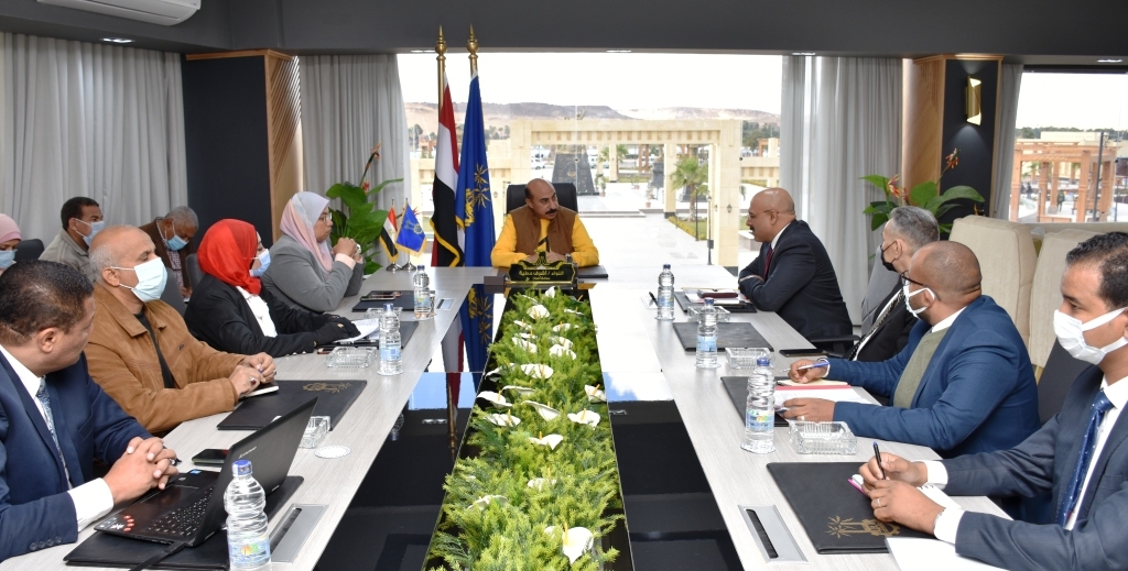 محافظ أسوان يطالب بالإسراع بطرح عدد من المشروعات الإستثمارية الجاهزة 15 - جريدة المساء