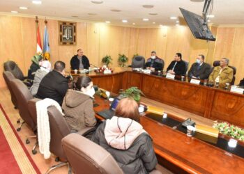 محافظ أسيوط : تطوير بعض المناطق غير المخططة بمدينة أبنوب لرفع مستوي الخدمات 19 - جريدة المساء
